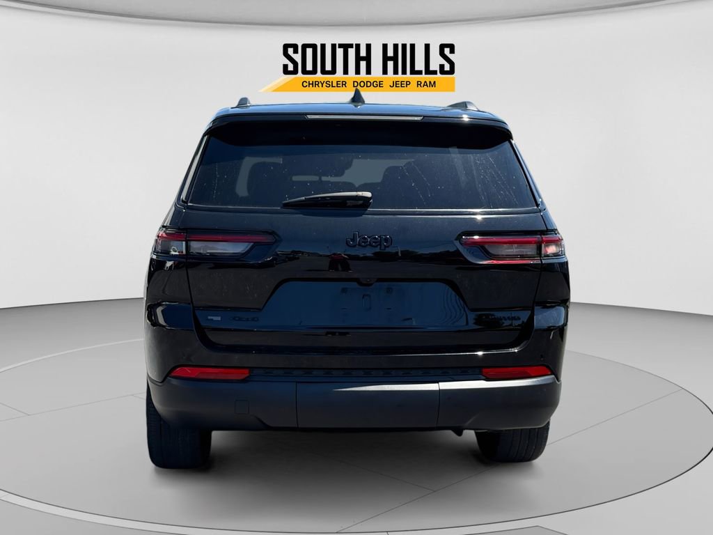 Used 2023 Jeep Grand Cherokee L Limited w/ Black Appearance Package AWD/4WD image 4