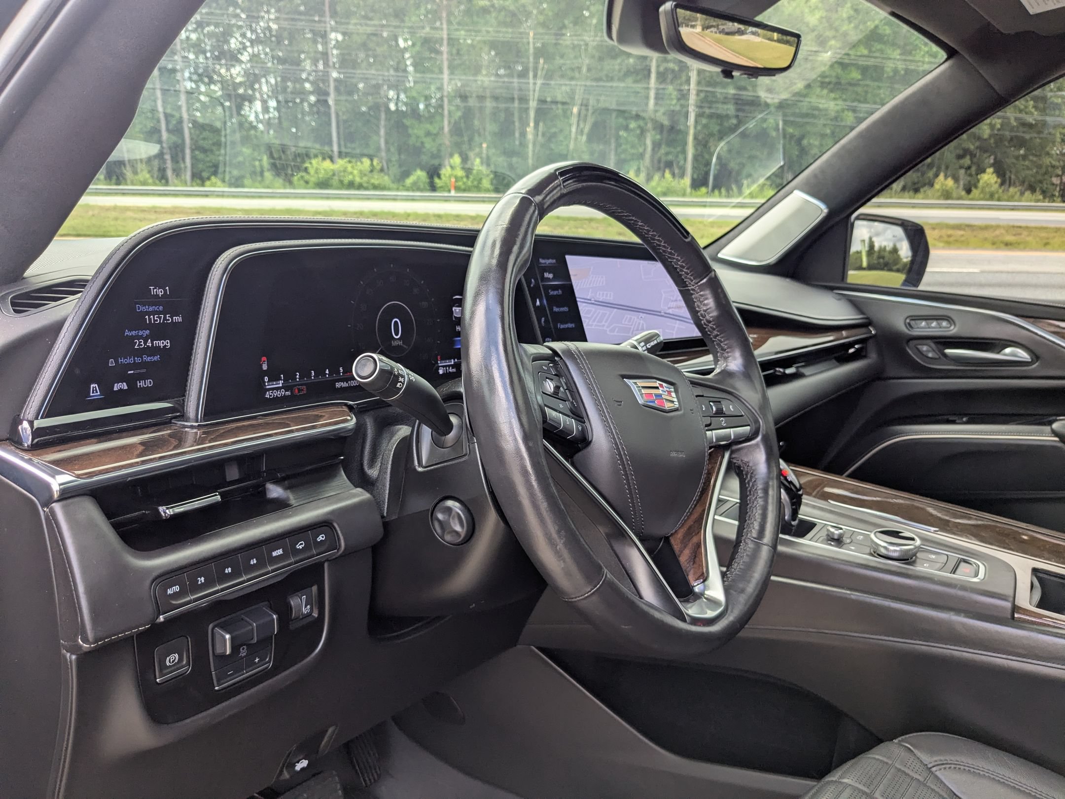 Used 2022 Cadillac Escalade Premium Luxury Platinum w/ Heavy-Duty Trailer Package AWD/4WD image 13