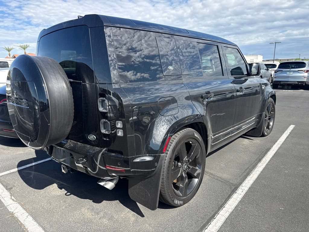 Used 2023 Land Rover Defender 110 V8 AWD/4WD image 5