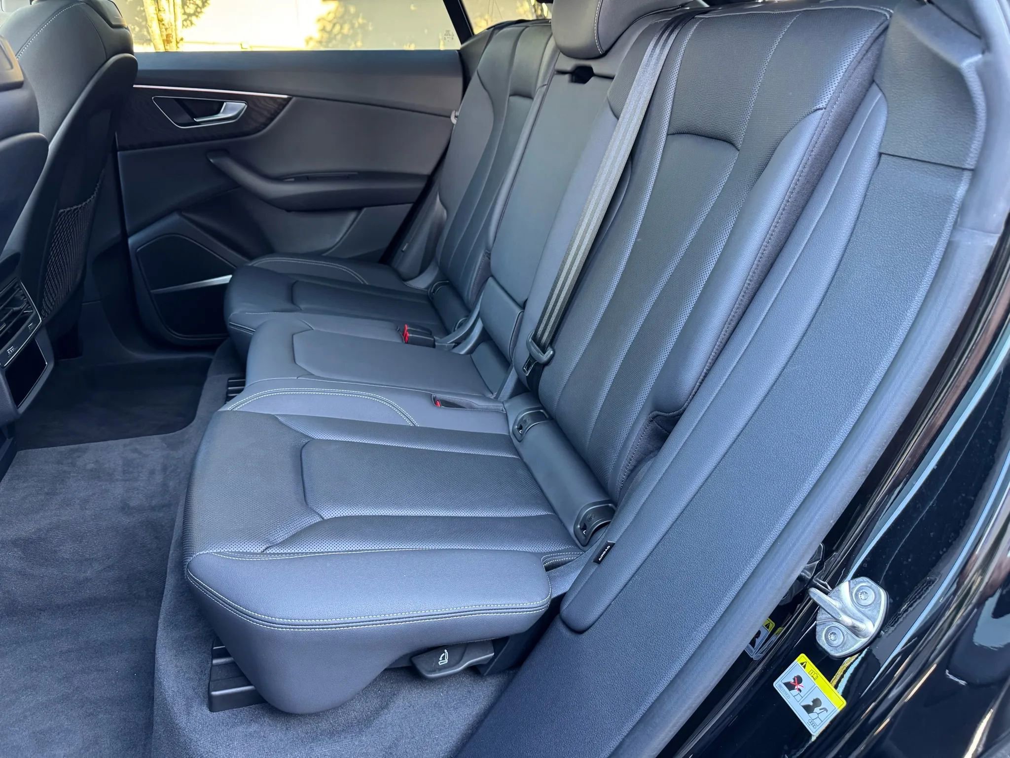 Used 2022 Audi Q8 Premium Plus w/ Premium Plus Package image 25