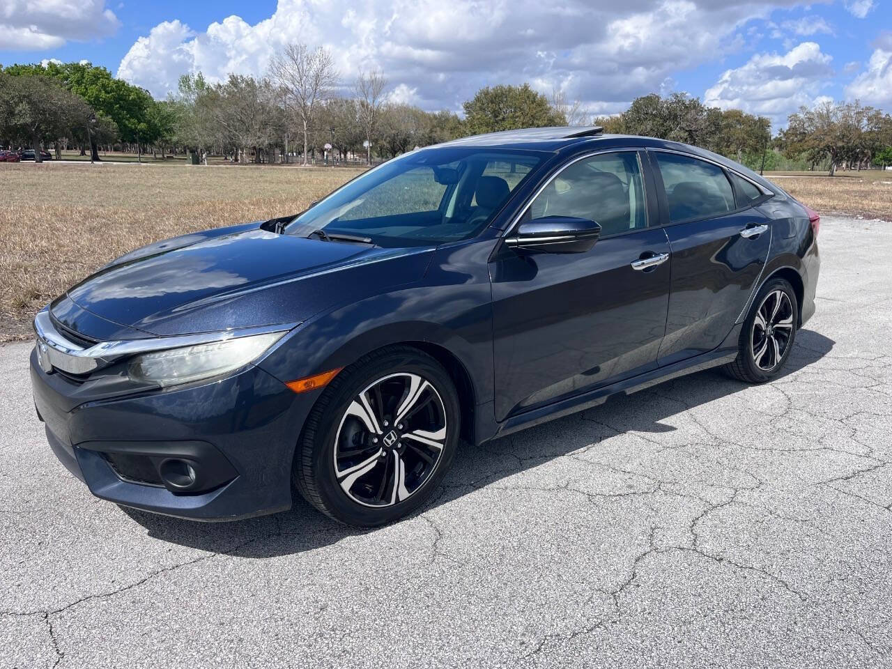 Used 2016 Honda Civic Touring image 3