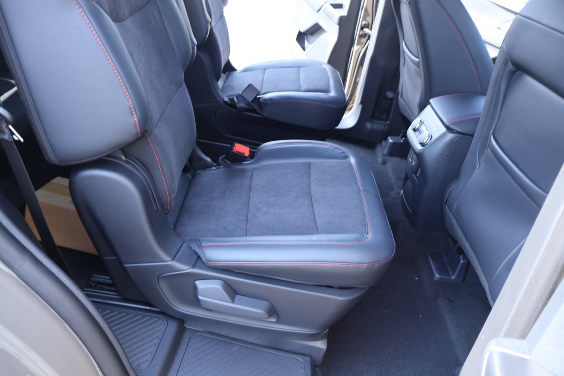 New 2026 Ford Explorer ST w/ Sun And Sound Package AWD/4WD image 16