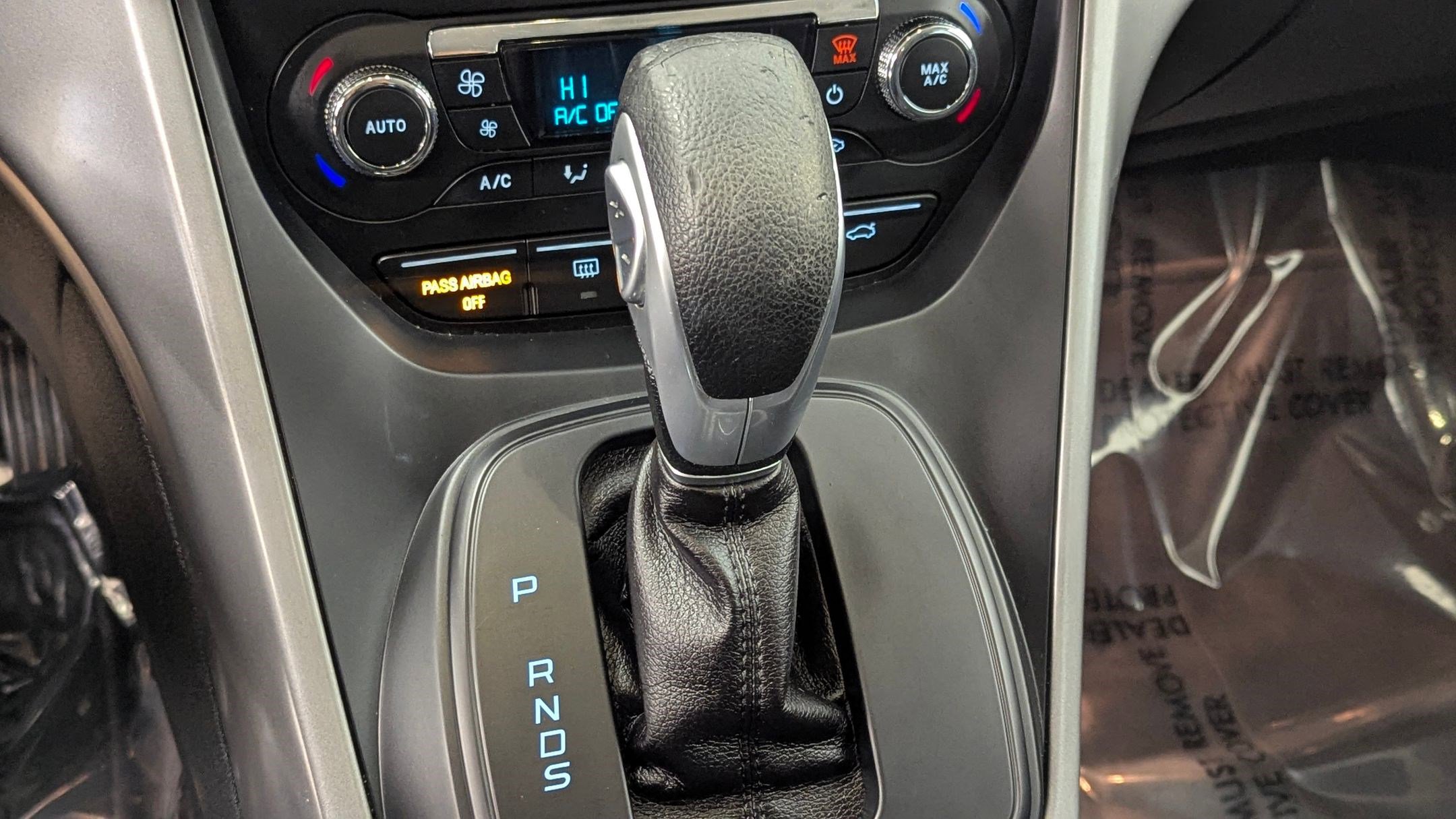 Used 2015 Ford Escape SE w/ SE Chrome Package image 17