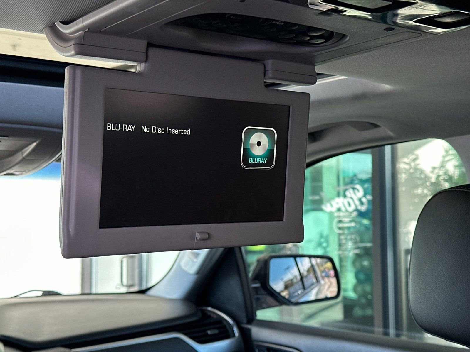 Used 2020 Chevrolet Suburban Premier image 18