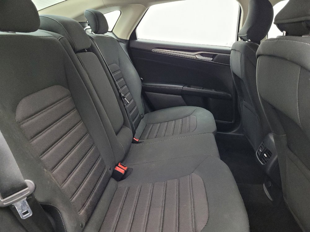 Used 2019 Ford Fusion SE image 19