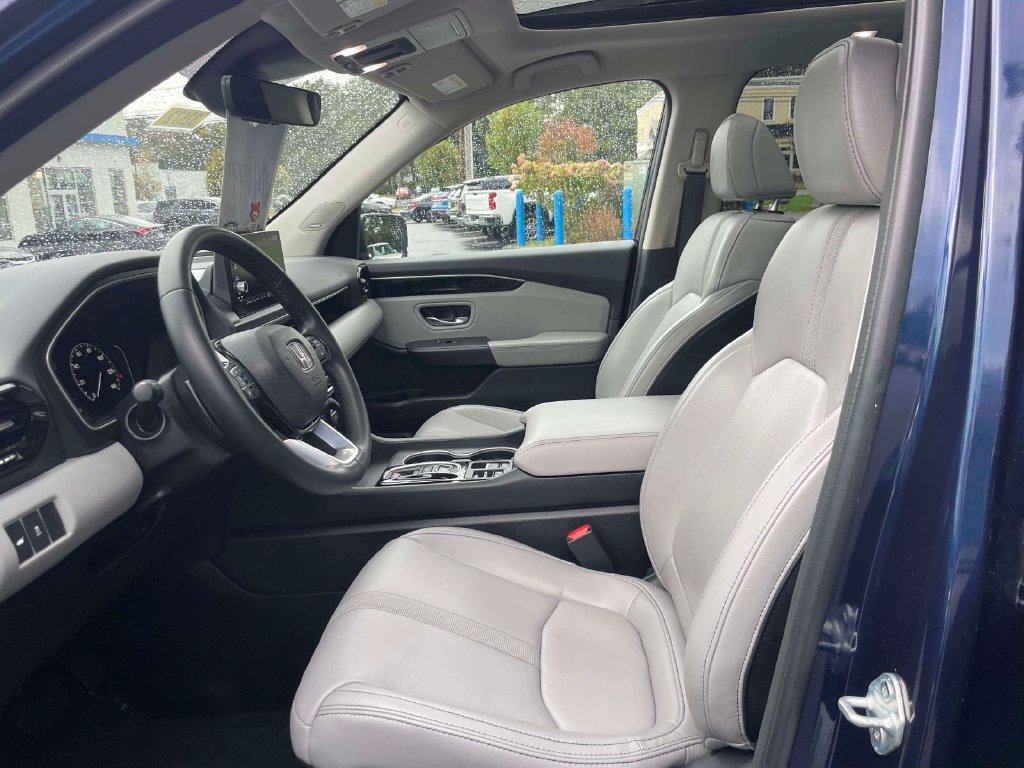 Used 2023 Honda Pilot Touring image 16