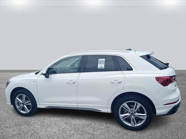 Certified 2022 Audi Q3 2.0T Premium w/ Convenience Package AWD/4WD image 5