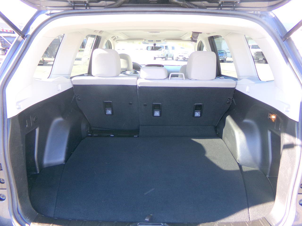 Used 2015 Subaru Forester 2.5i Premium AWD/4WD image 9
