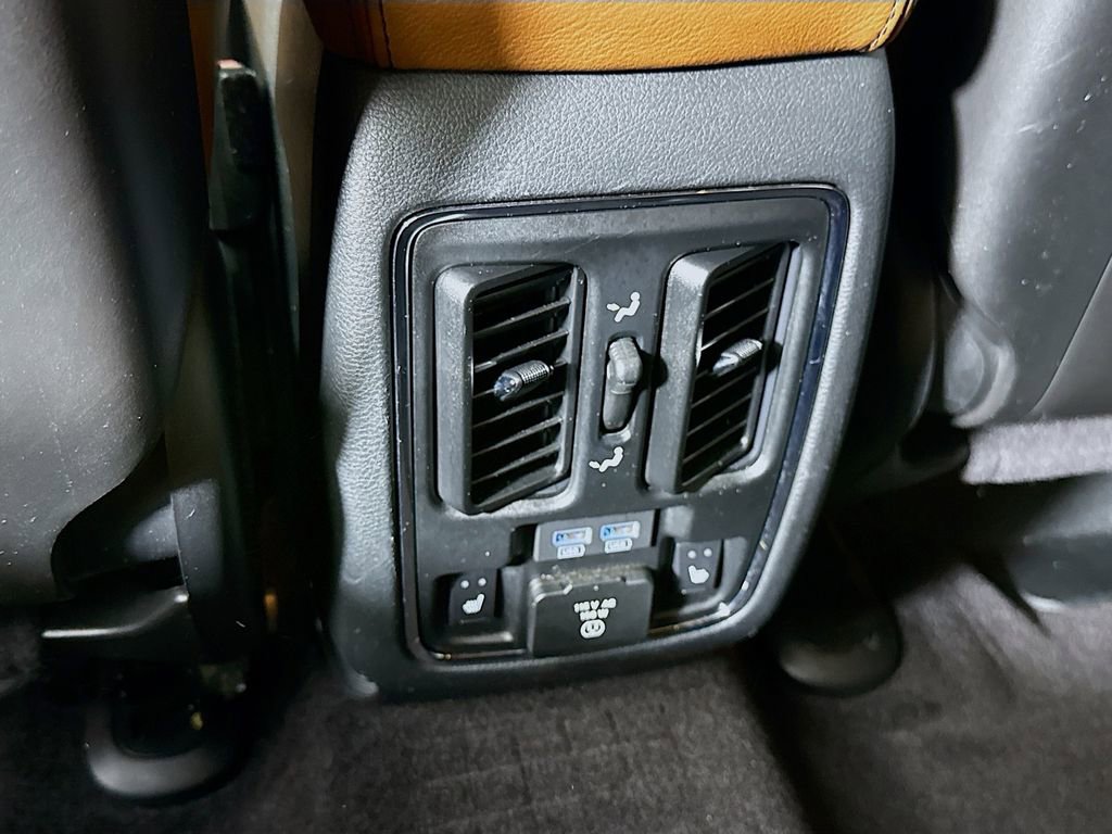 Used 2018 Jeep Grand Cherokee Summit AWD/4WD image 31