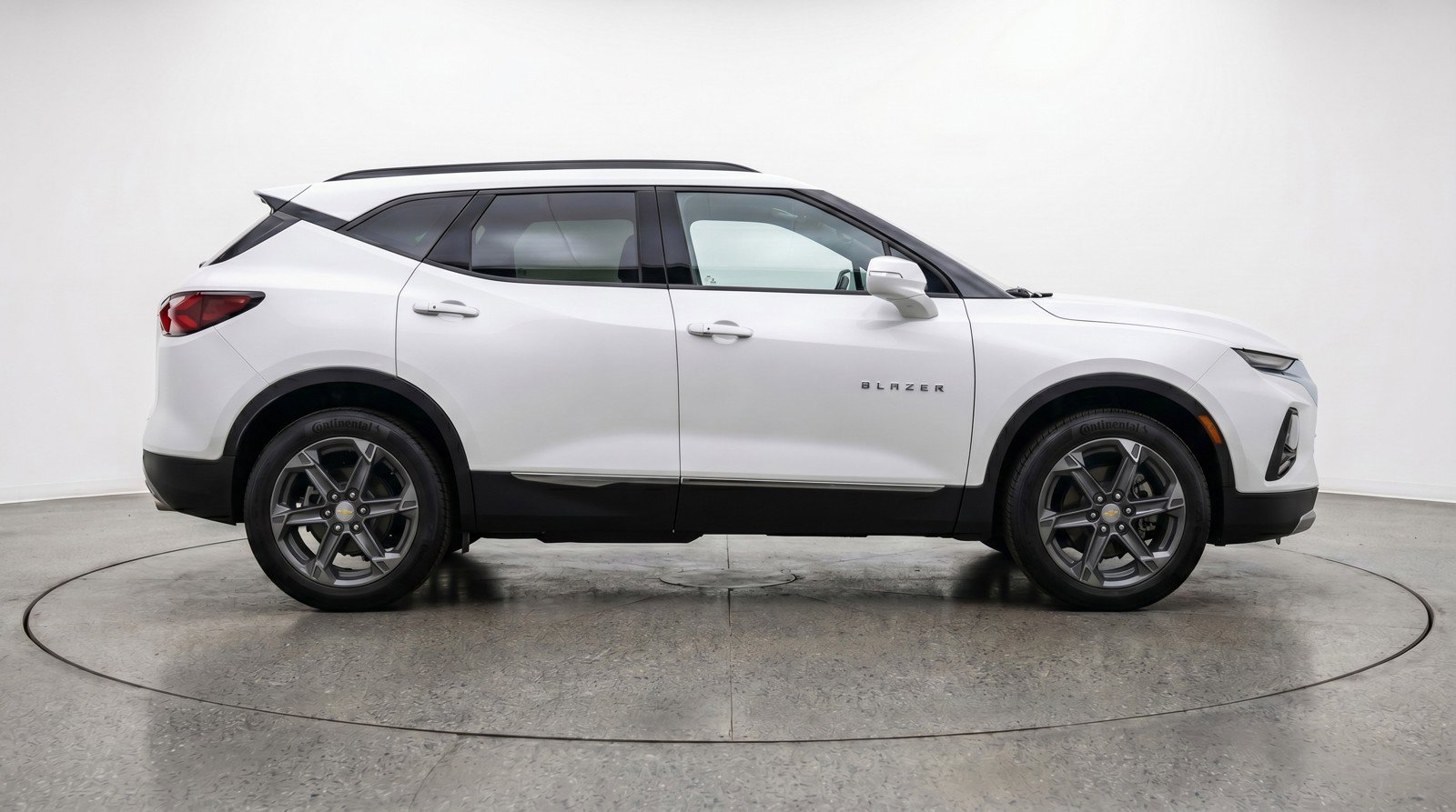 Used 2025 Chevrolet Blazer LT FWD image 11