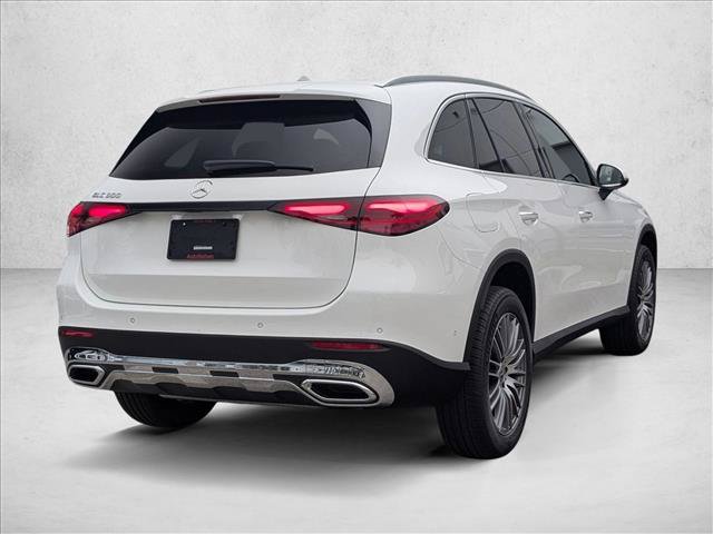 Used 2026 Mercedes-Benz GLC 300 image 2