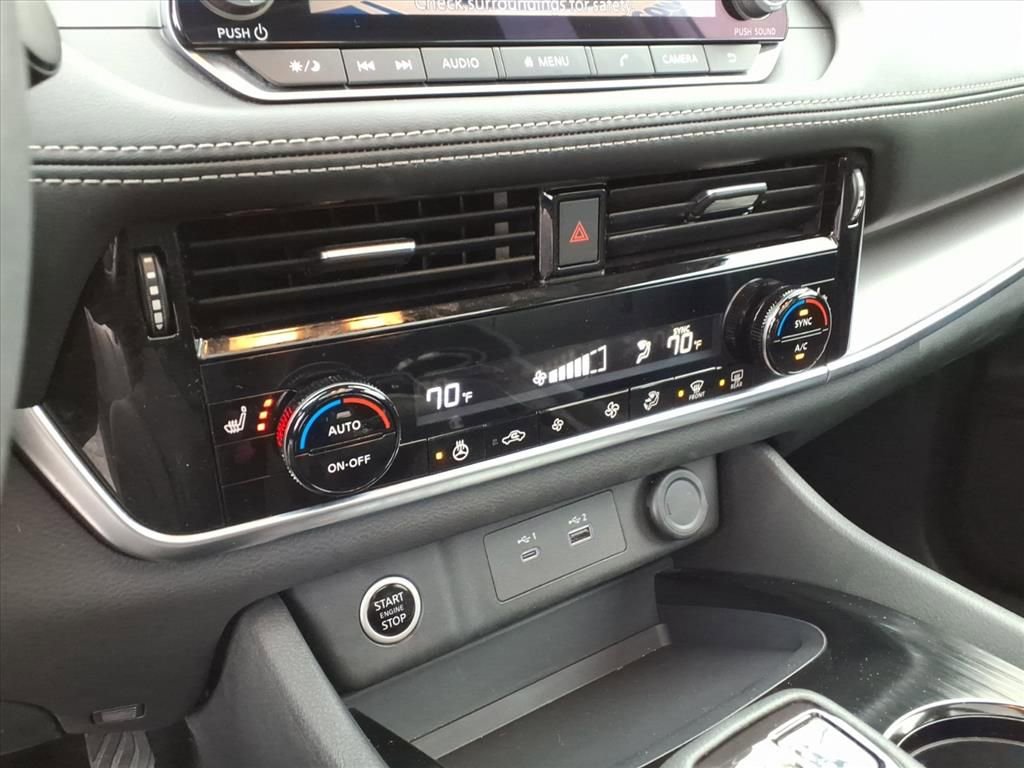 Used 2023 Nissan Rogue SV w/ SV Premium Package image 25