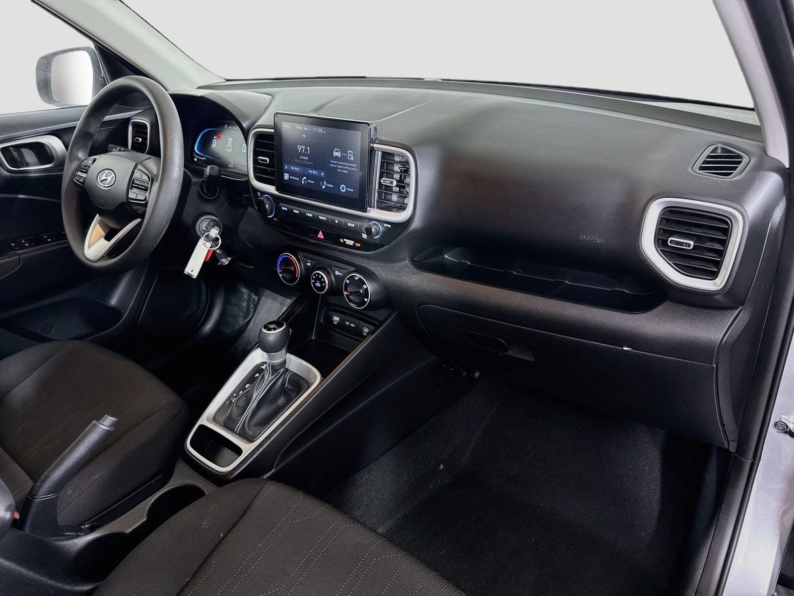 Used 2026 Hyundai Venue SE FWD image 25