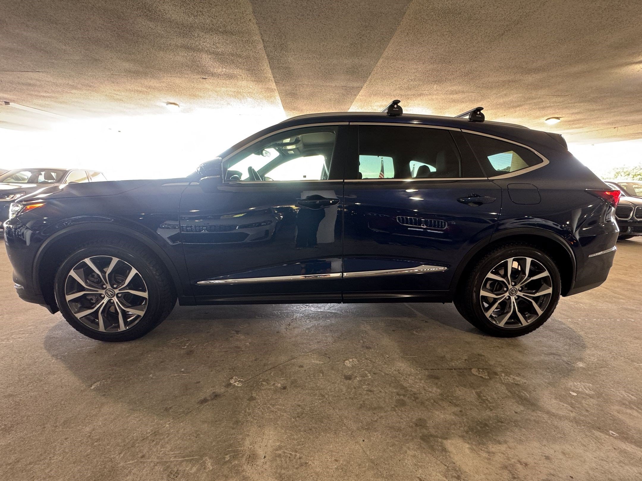 Used 2023 Acura MDX w/ Technology Package FWD image 2