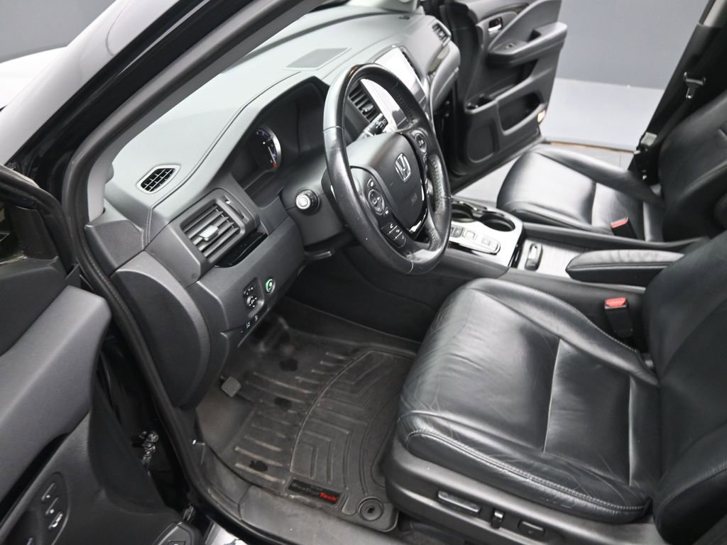 Used 2017 Honda Pilot Touring image 9