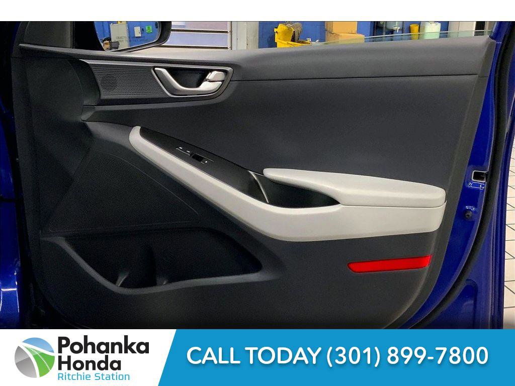 Used 2022 Hyundai Ioniq SE image 26