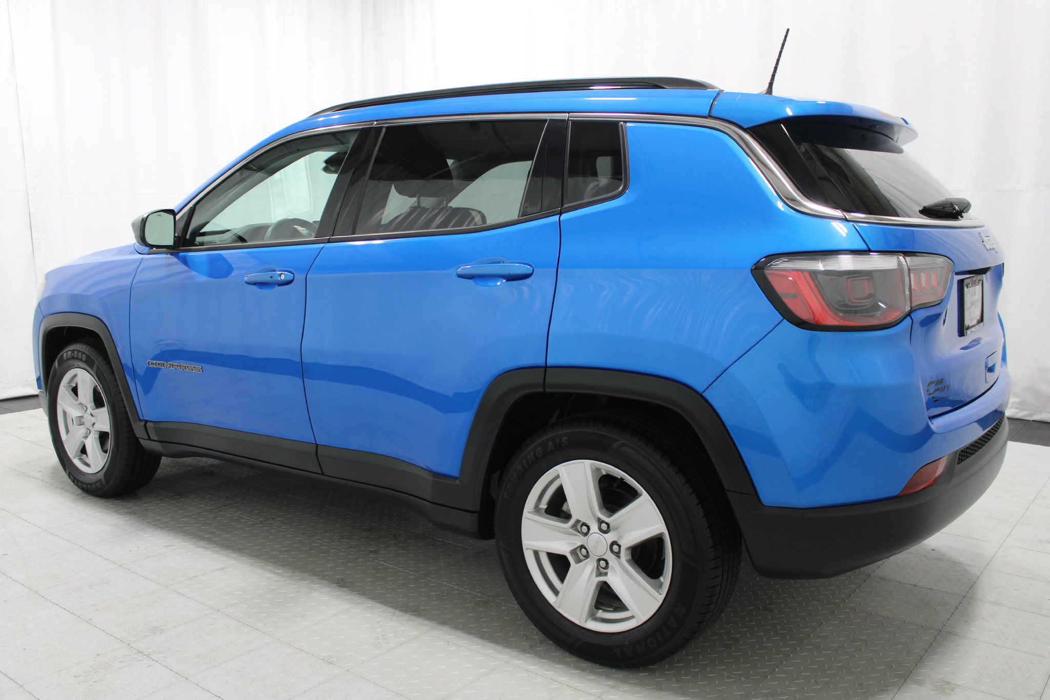Used 2022 Jeep Compass Latitude w/ Sun and Sound Group FWD image 8