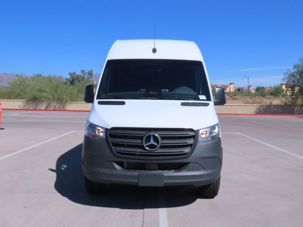 Used 2025 Mercedes-Benz Sprinter 2500 image 2
