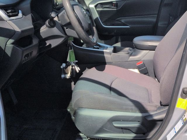 Used 2021 Toyota RAV4 LE AWD/4WD image 12