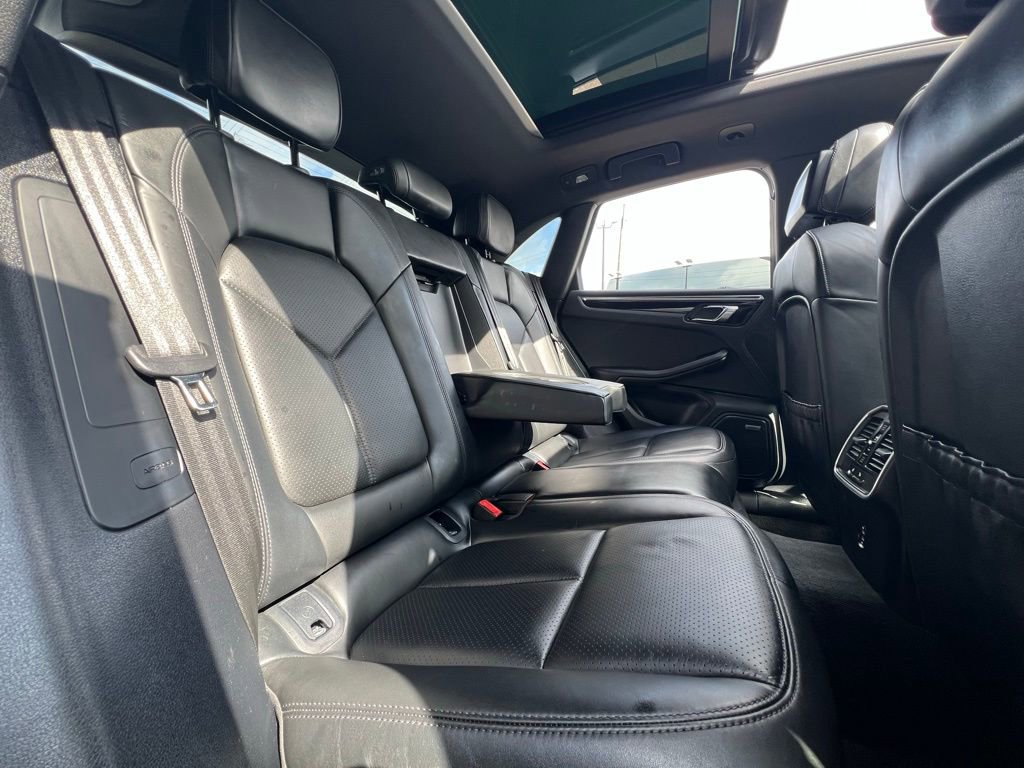 Used 2022 Porsche Macan image 27