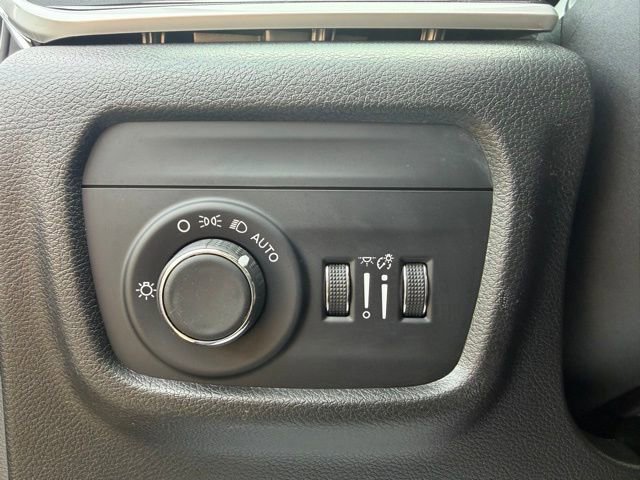 Used 2023 Jeep Grand Cherokee Altitude image 16