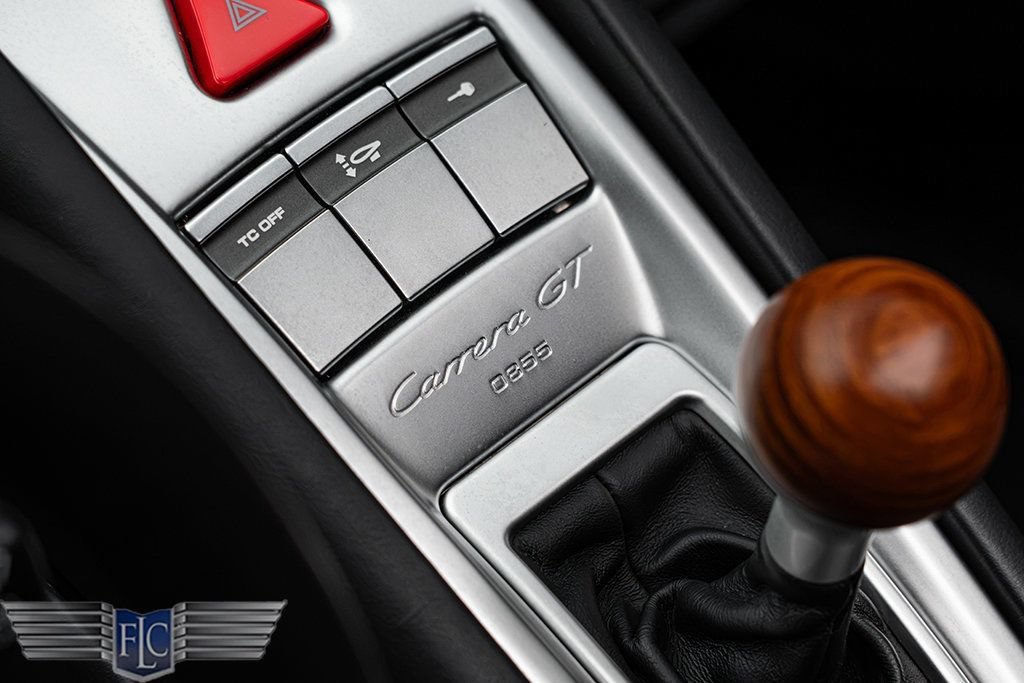 Used 2005 Porsche Carrera GT RWD image 18