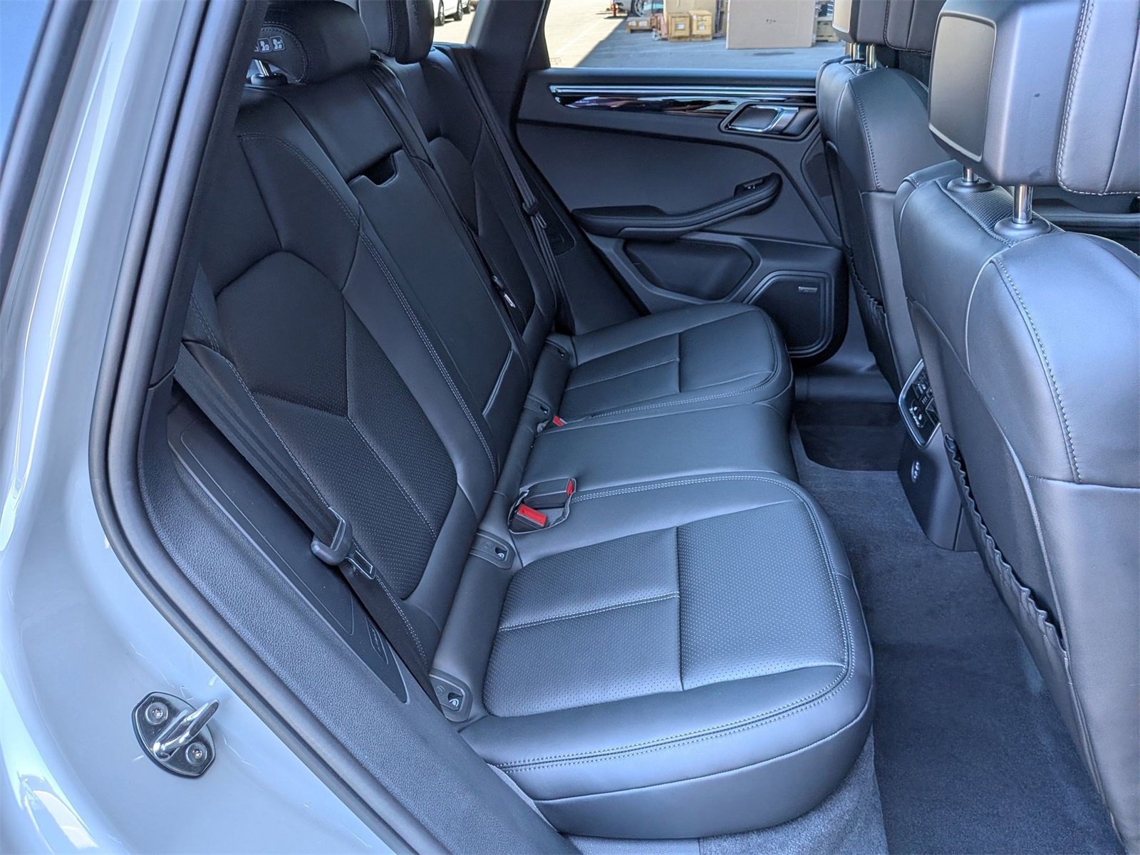 New 2025 Porsche Macan image 24