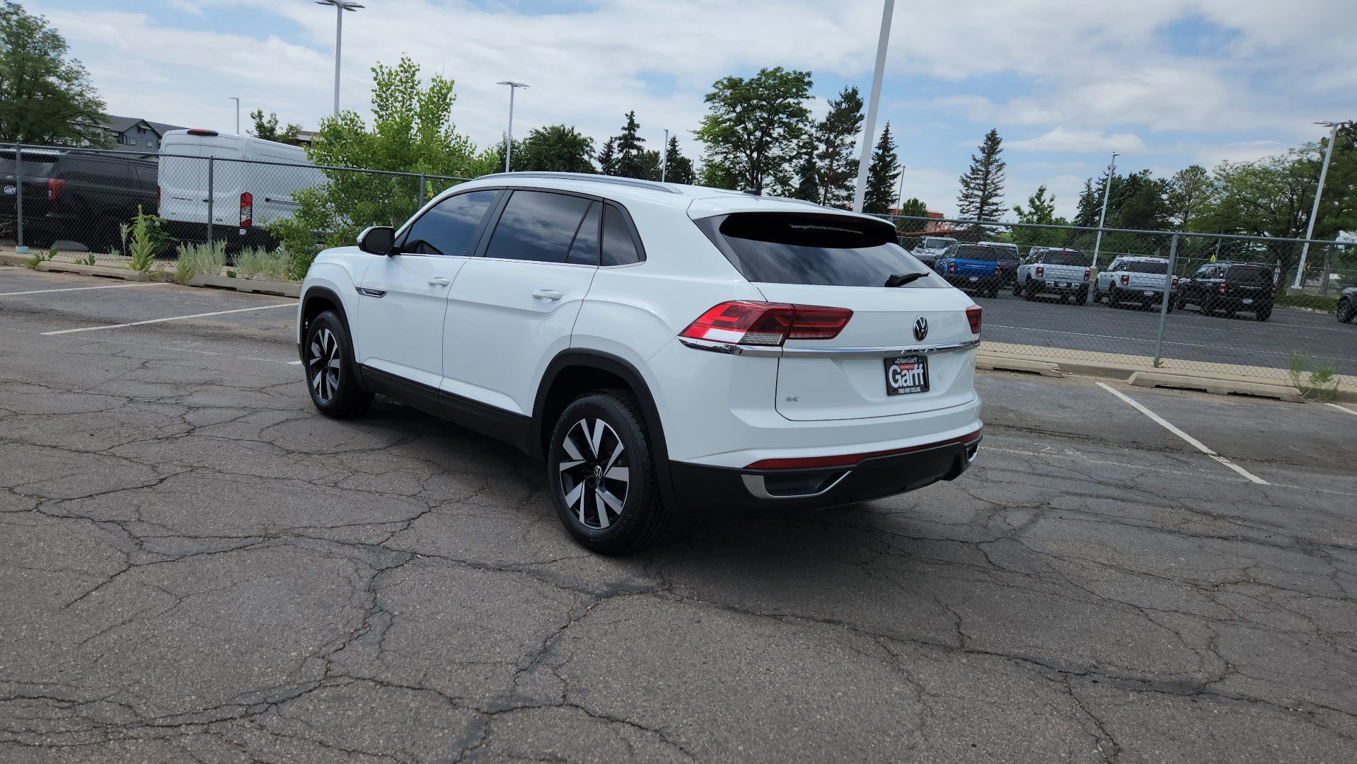Used 2022 Volkswagen Atlas Cross Sport SE FWD image 7