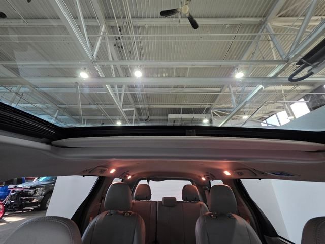 Used 2017 Toyota Sienna XLE w/ XLE Navigation Package image 16