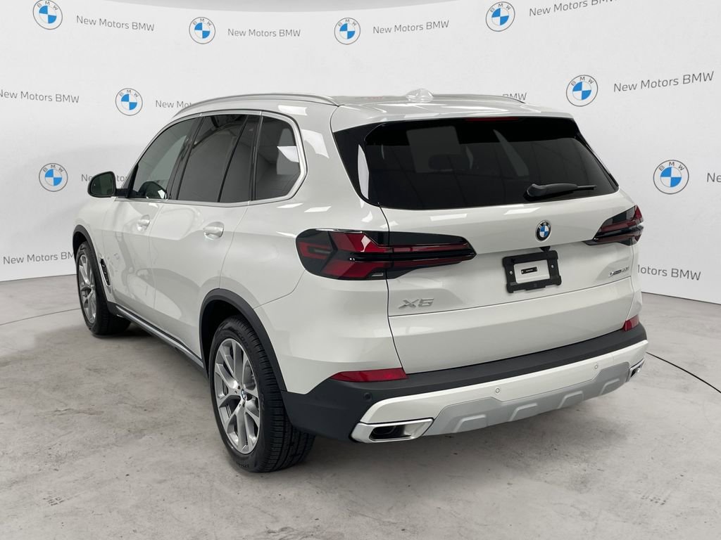 New 2026 BMW X5 xDrive40i image 3