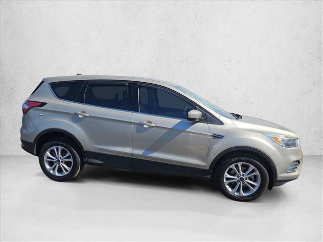 Used 2017 Ford Escape SE FWD image 5