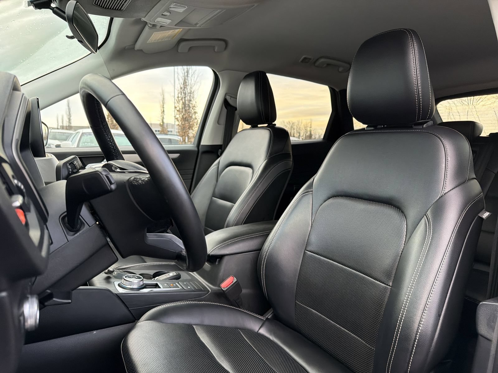 Used 2022 Ford Escape SEL AWD/4WD image 12