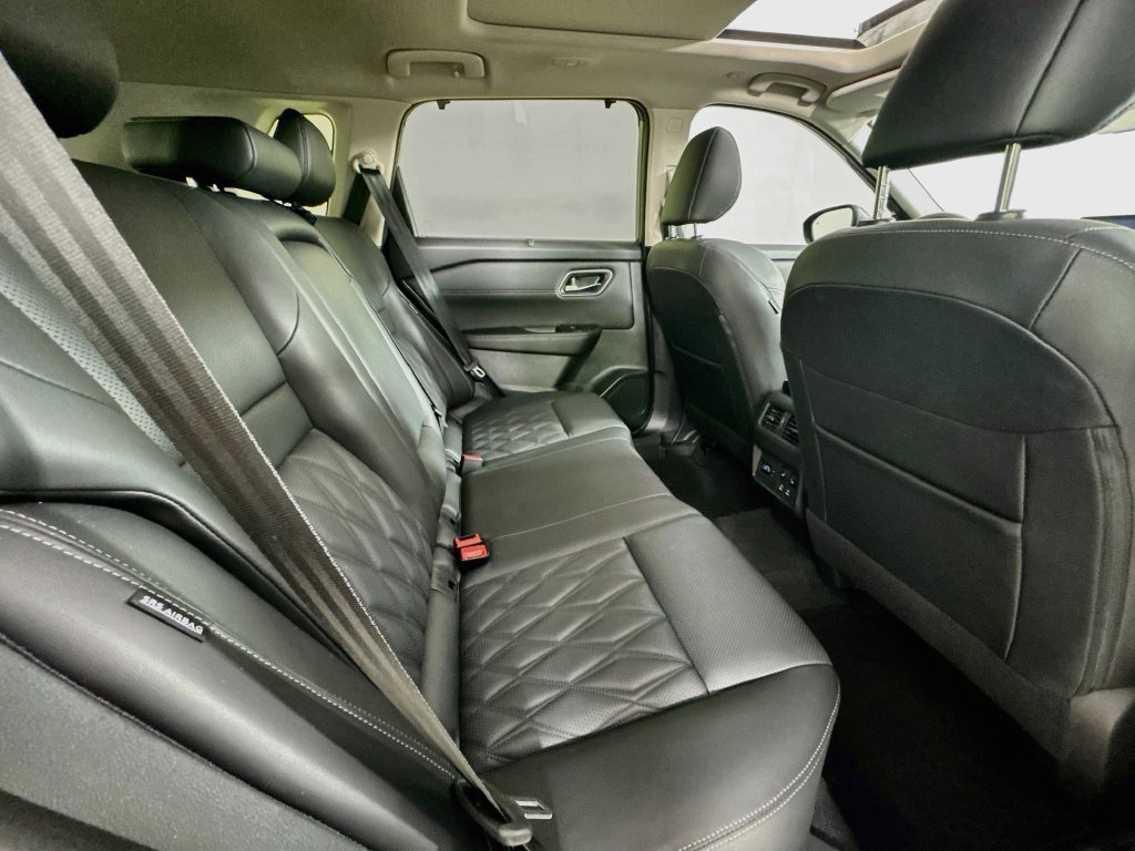 Used 2024 Nissan Rogue Platinum w/ Platinum Premium Package FWD image 35