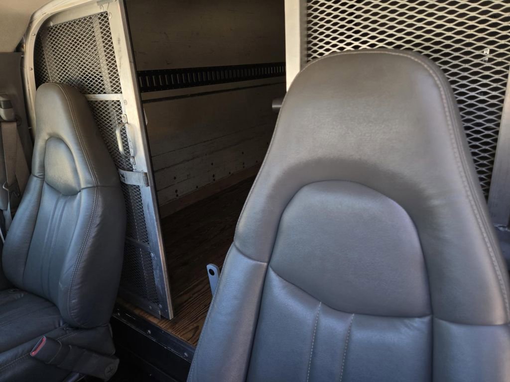 Used 2006 Chevrolet Express 3500 image 19