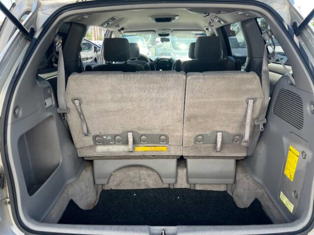 Used 2005 Toyota Sienna LE image 16