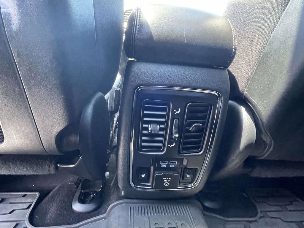 Used 2019 Jeep Grand Cherokee Limited w/ Luxury Group II AWD/4WD image 17