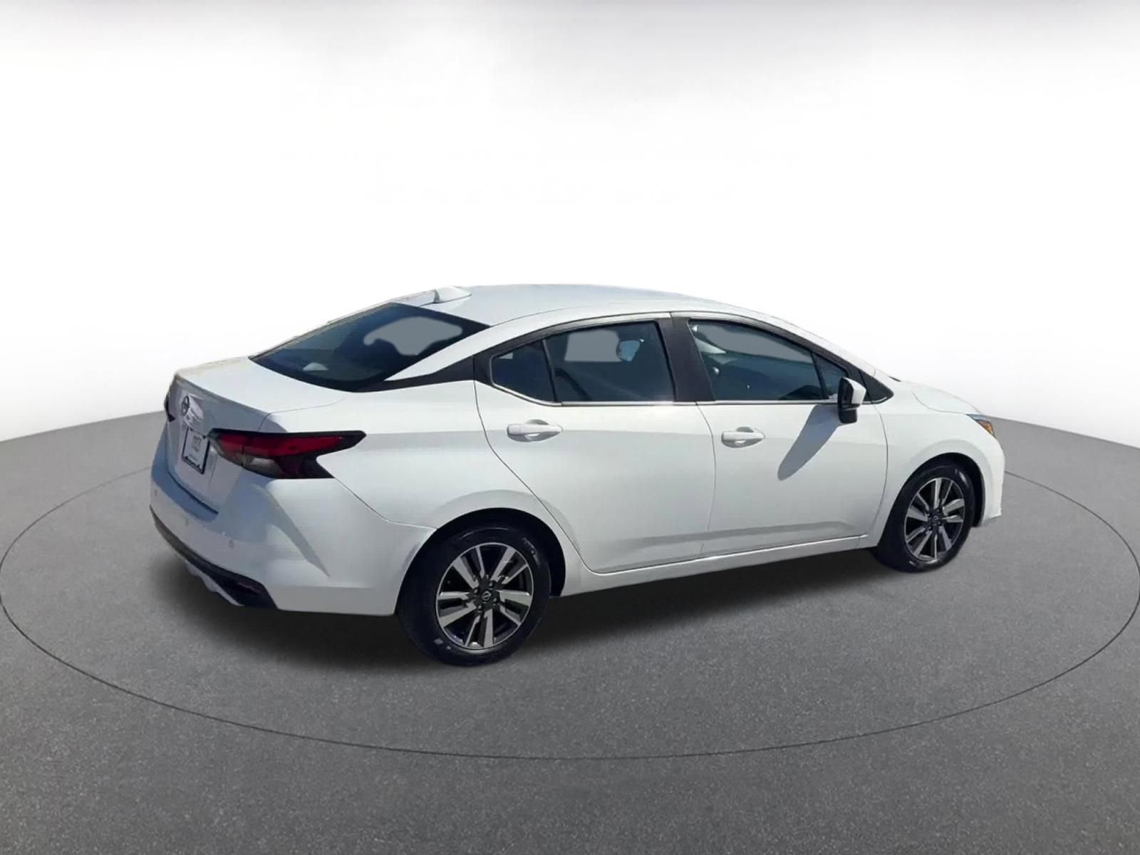 Used 2025 Nissan Versa SV image 15