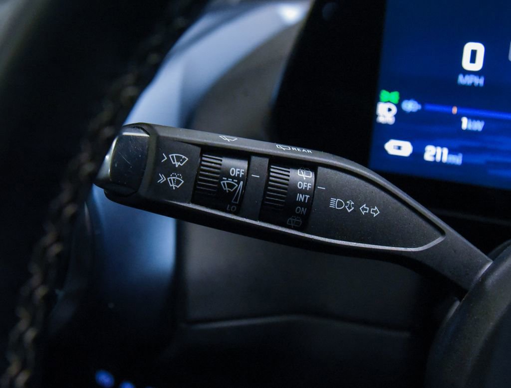Used 2024 Chevrolet Equinox EV LT FWD image 26
