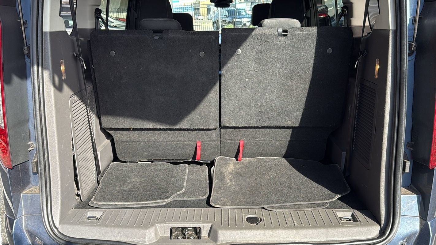 Used 2022 Ford Transit Connect XLT FWD image 13