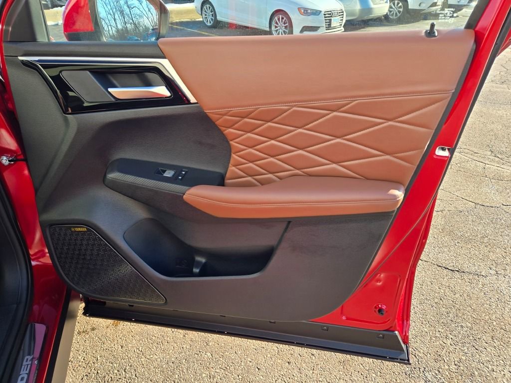 New 2026 Mitsubishi Outlander SEL image 7