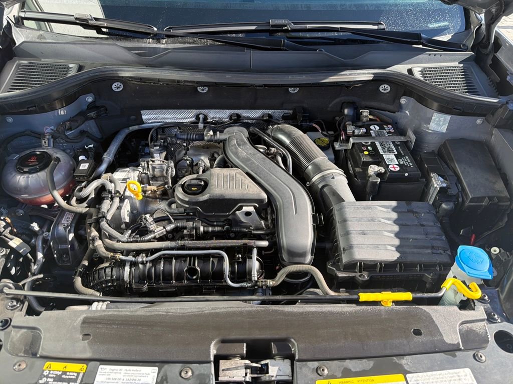 Certified 2022 Volkswagen Taos SE w/ Panoramic Sunroof Package image 24