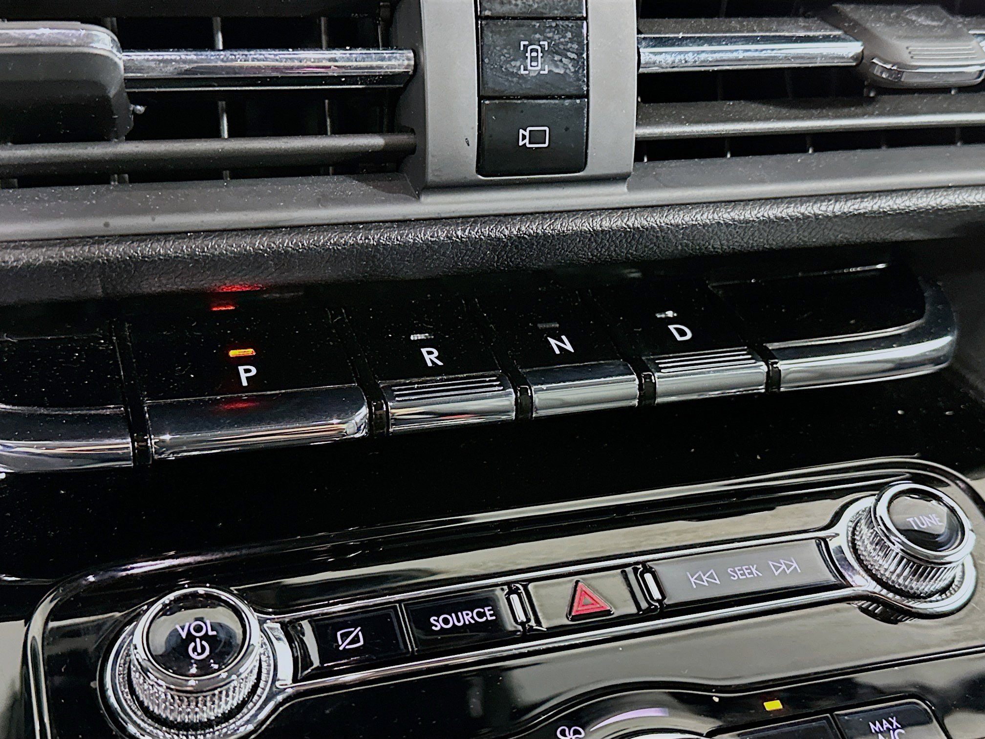 Used 2022 Lincoln Corsair AWD w/ Premium Package image 25