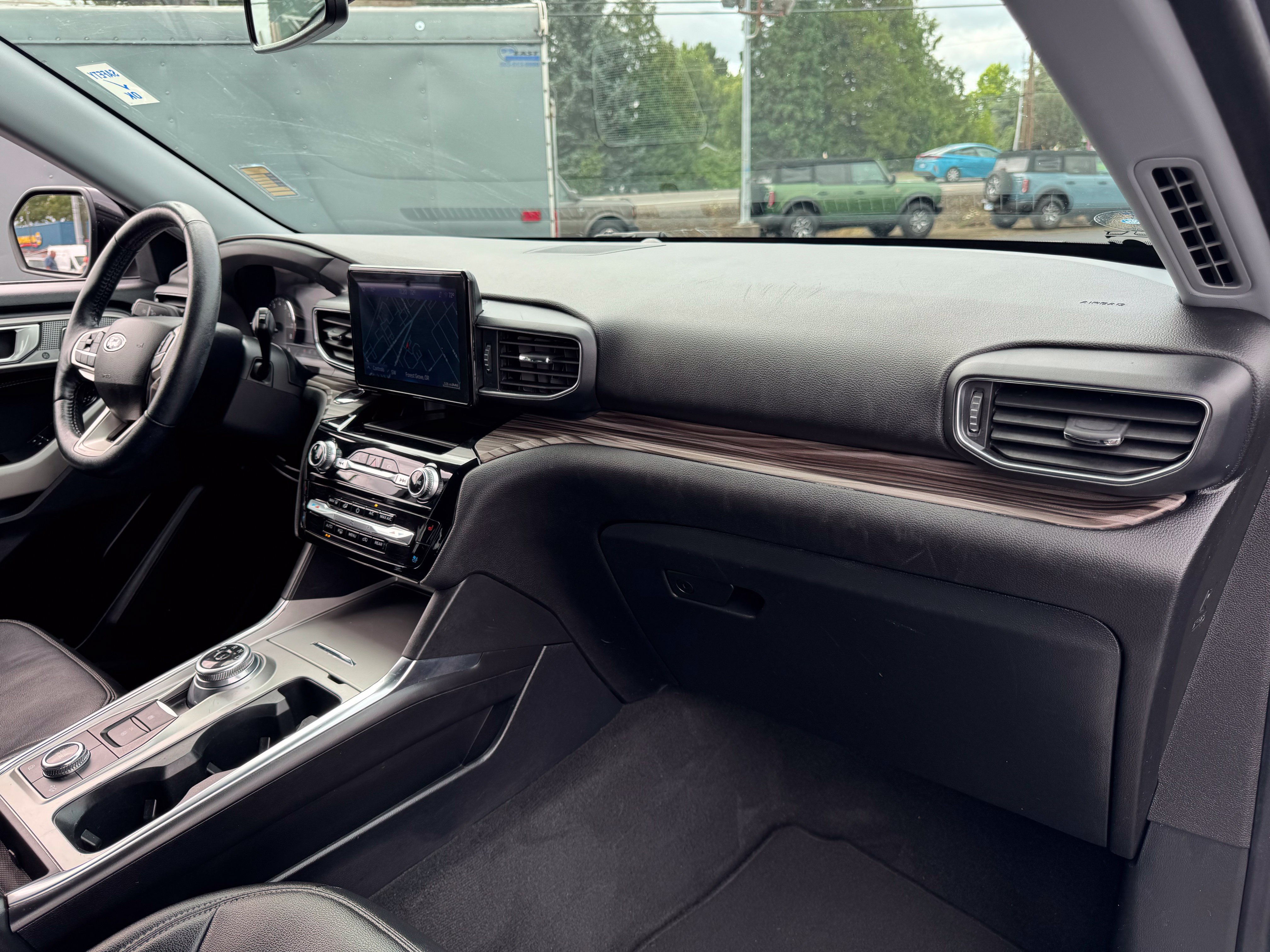 Used 2022 Ford Explorer Limited AWD/4WD image 22