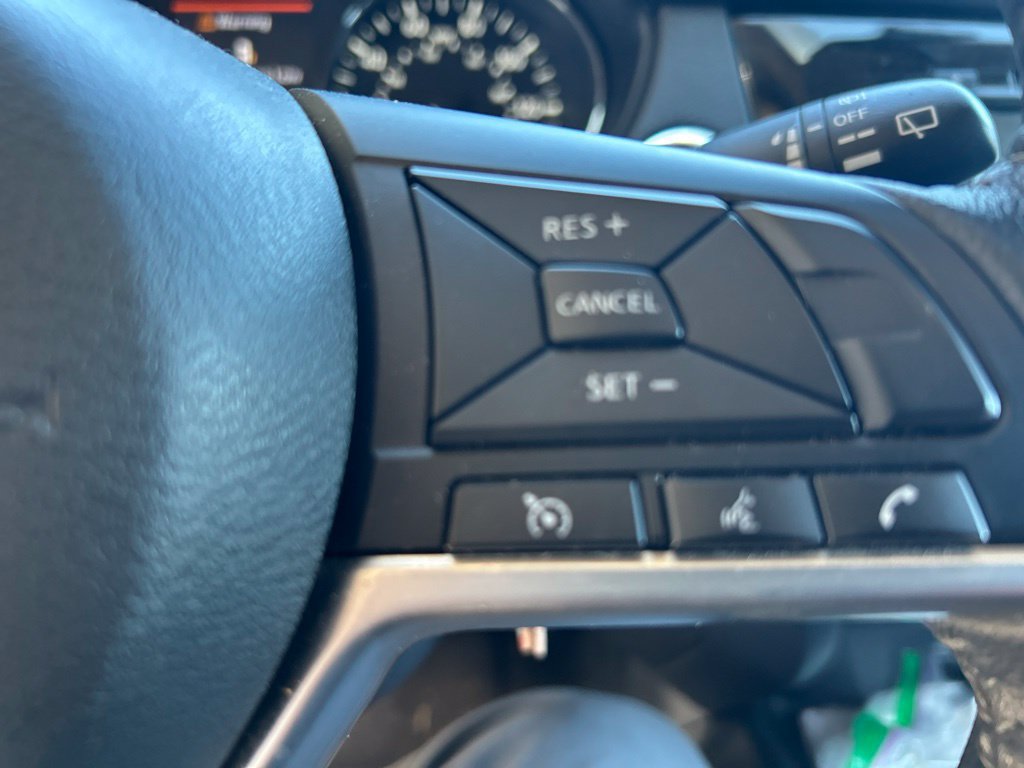 Used 2020 Nissan Rogue SV AWD/4WD image 9