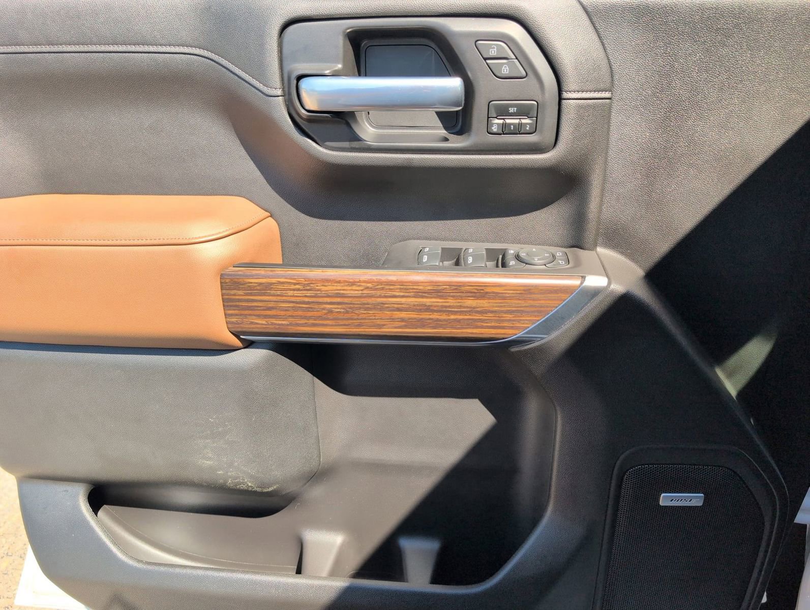 Used 2021 Chevrolet Silverado 1500 High Country w/ Technology Package image 15