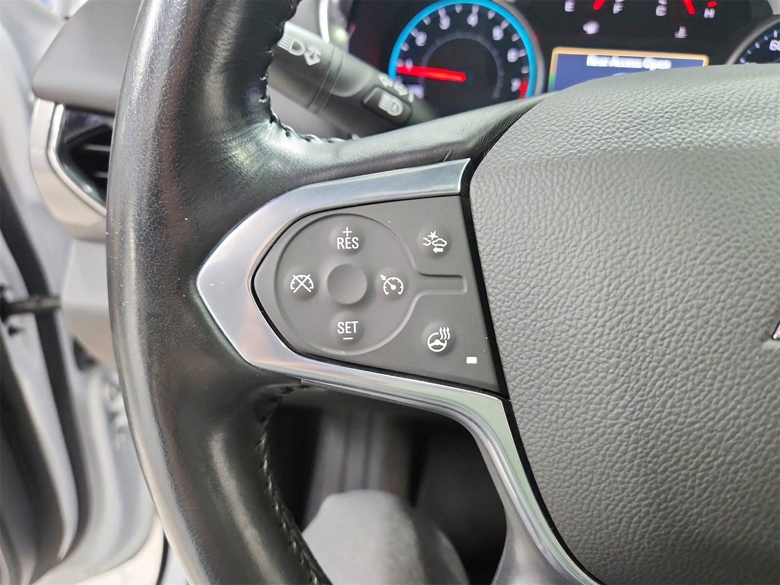 Used 2022 Chevrolet Traverse LT w/ Midnight/Sport Edition image 24