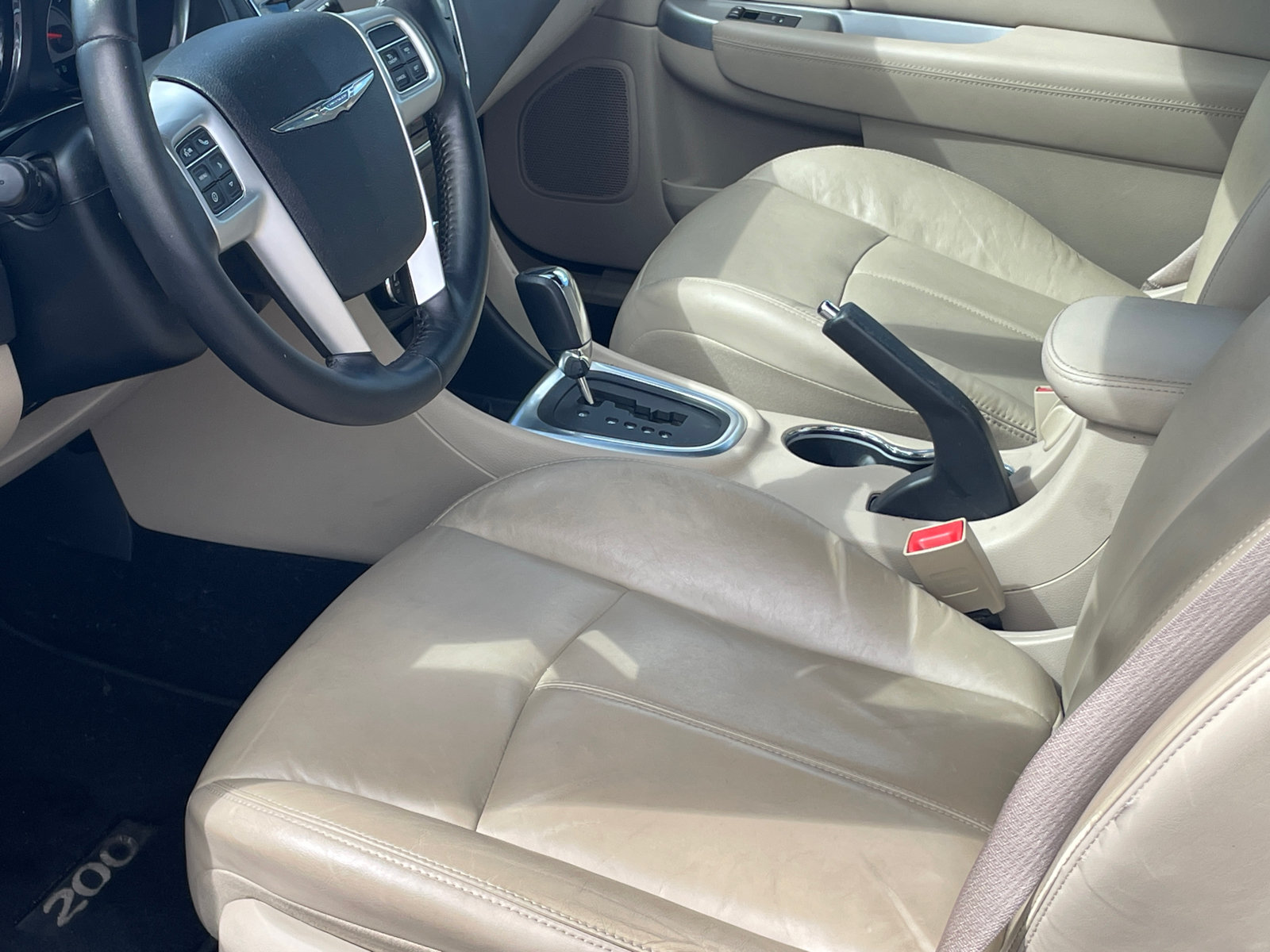Used 2012 Chrysler 200 Limited FWD image 10
