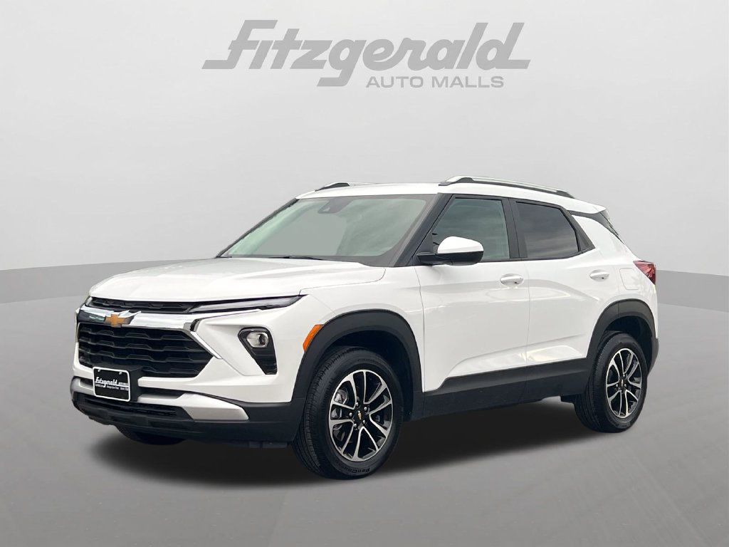 Used 2026 Chevrolet TrailBlazer LT AWD/4WD image 2