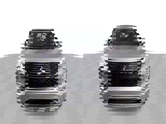 Used 2024 Mitsubishi Outlander SE image 3