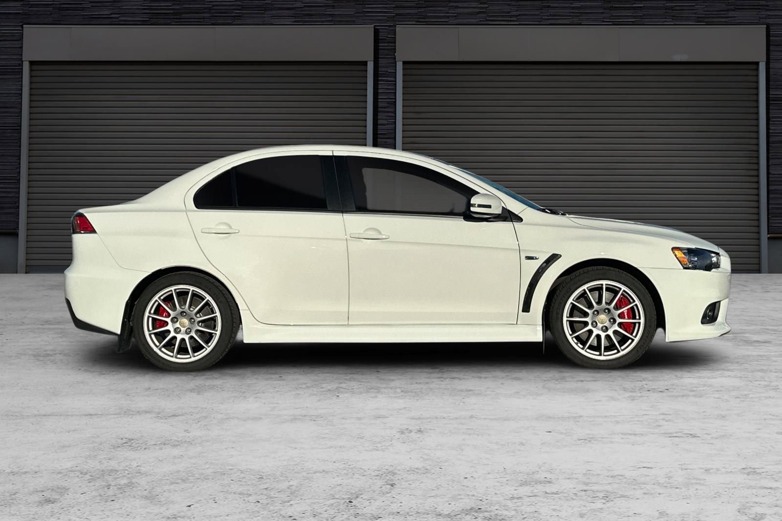 Used 2015 Mitsubishi Lancer Evolution GSR image 3